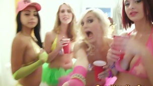 Hawt teen slut eats love tunnel