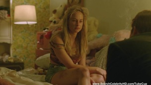 Alexandra Daddario and Alyshia Ochse - True Detective S01E02
