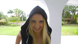 blonde blowjob doggystyle sædsprut facial