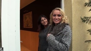 Blonde with juicy pantoons squeezes the cum out of meat stick with her muff in interracial hardcore action