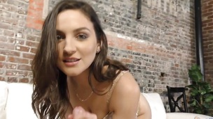 brunette handjob facial tatovering synspunkt
