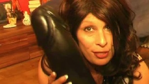 Hawt wench rides a big fat dildo in sexy porn clip