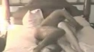 Amateur chap is banging his stunning leggy girlfriend so well