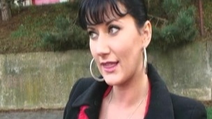 Amateur MILF acquiesced to public sex for money