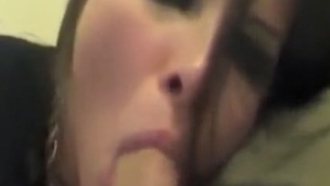 Hawt hottie blows pecker and receives facialized