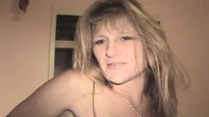 Sexually excited babe Ronda makes a lengthy pole burst with fun with her lips